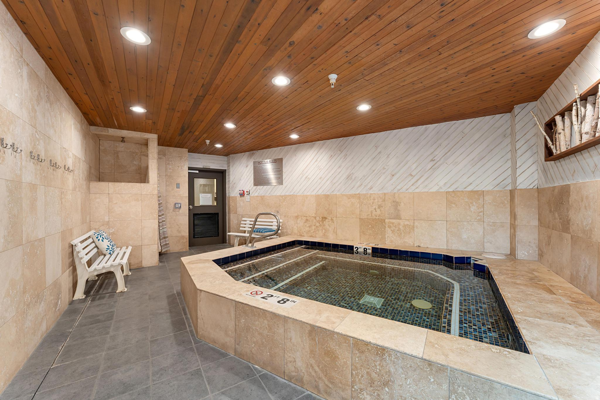 CARRIAGE HOUSE CONDOMINIUMS - Residential