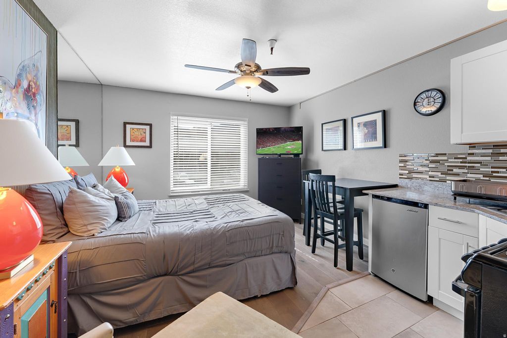 Photo of 1940 PROSPECTOR AVE #302, Park City, UT 84060 (MLS # 2149384)