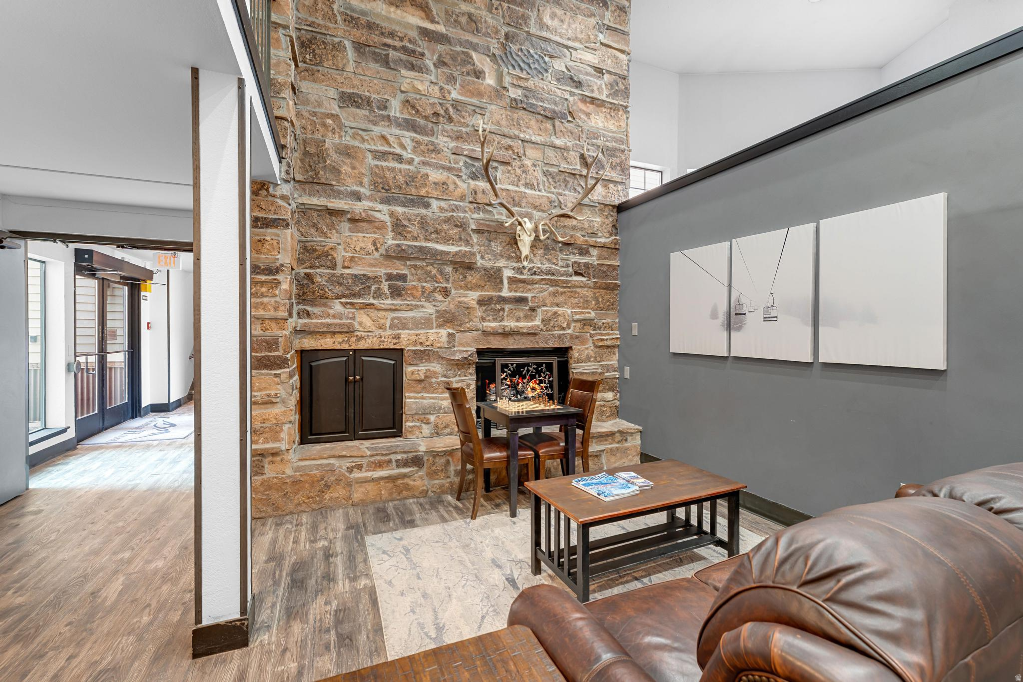 CARRIAGE HOUSE CONDOMINIUMS - Residential