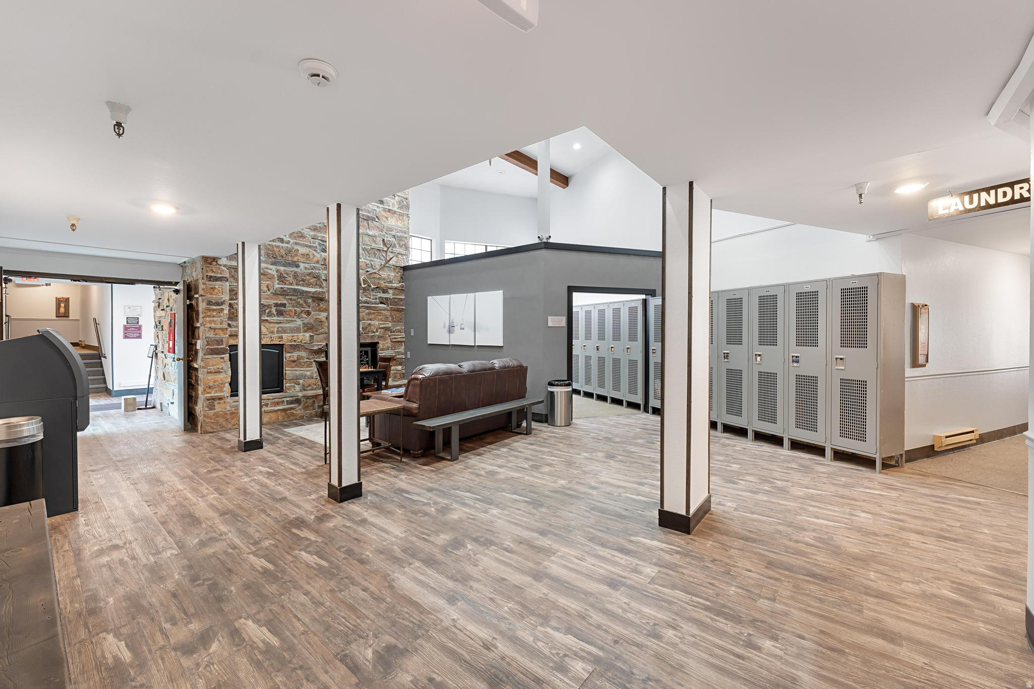 CARRIAGE HOUSE CONDOMINIUMS - Residential