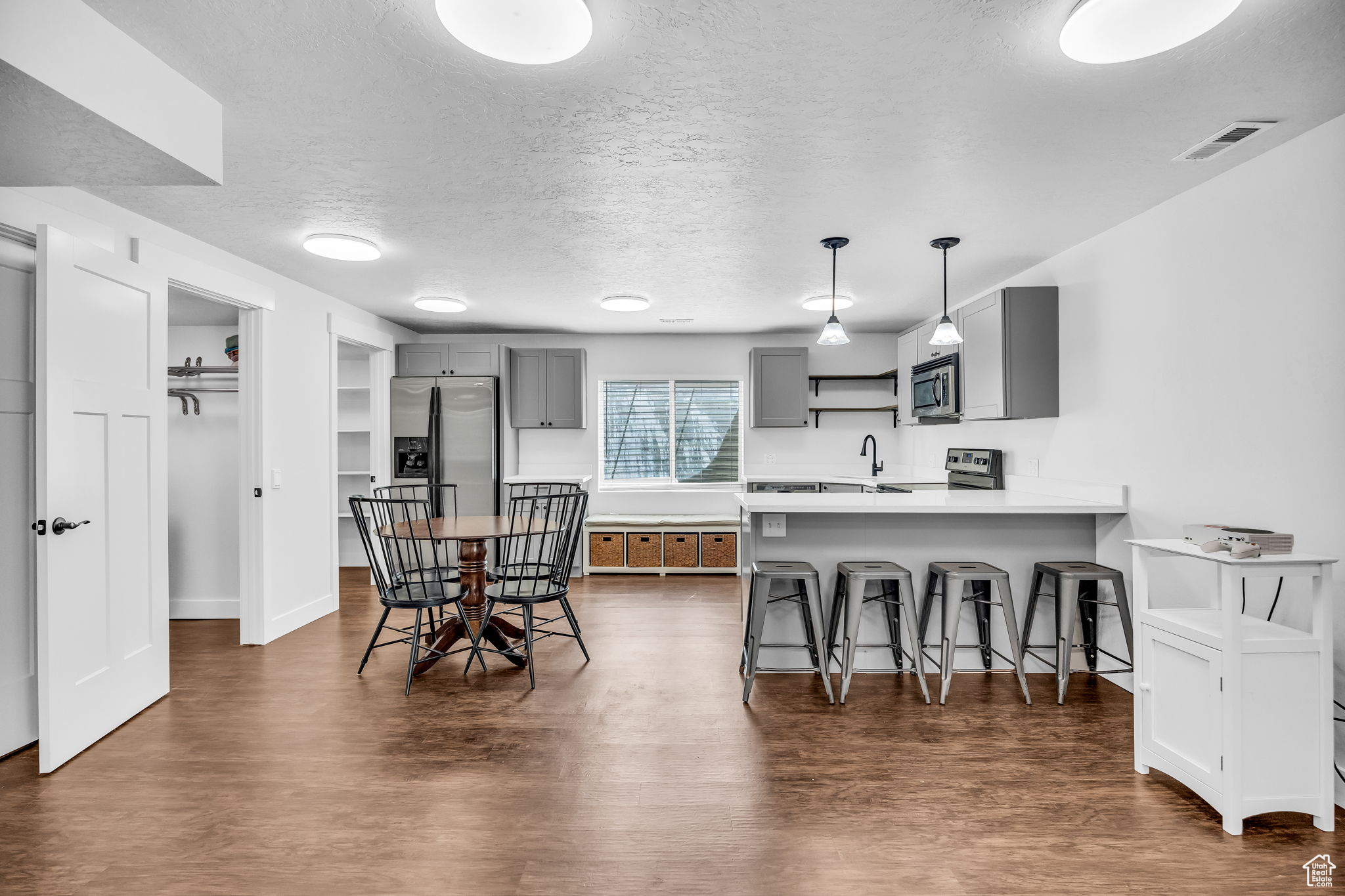 2787 S Village Court Rd Rd, Saratoga Springs, Utah image 37