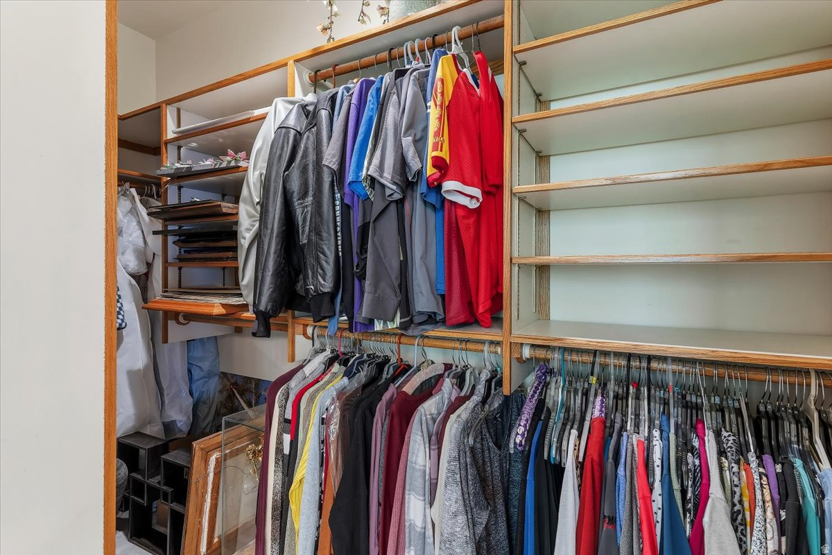 FARMINGTON HILLS - Residential