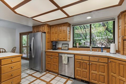 Tiny photo for 905 OAKRIDGE DR, Farmington, UT 84025 (MLS # 2154007)