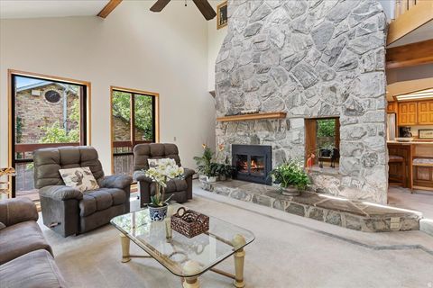 Tiny photo for 905 OAKRIDGE DR, Farmington, UT 84025 (MLS # 2154007)