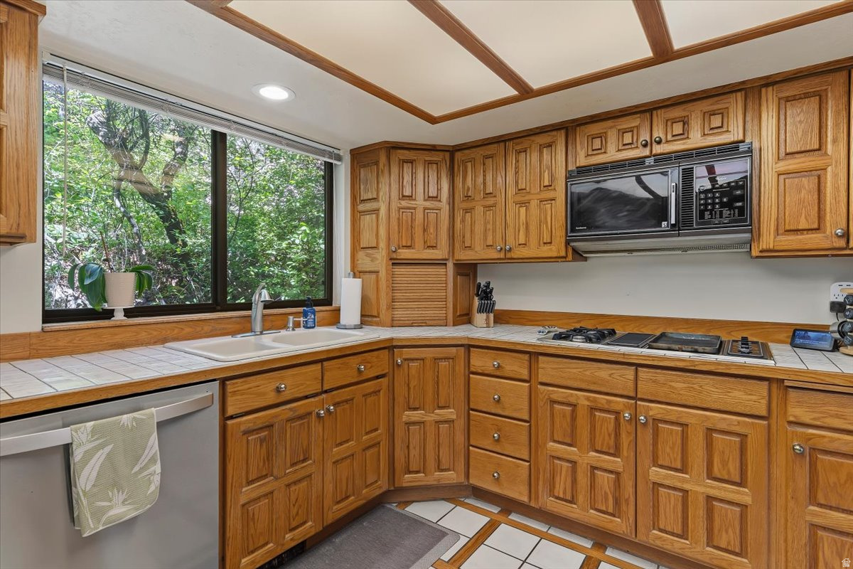 FARMINGTON HILLS - Residential