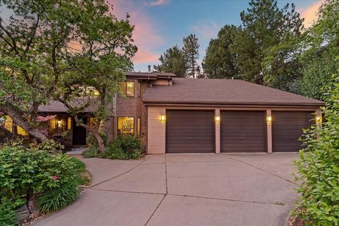Tiny photo for 905 OAKRIDGE DR, Farmington, UT 84025 (MLS # 2154007)