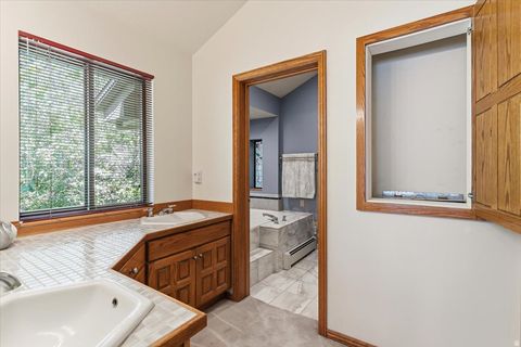 Tiny photo for 905 OAKRIDGE DR, Farmington, UT 84025 (MLS # 2154007)