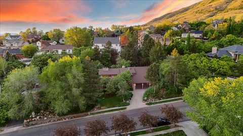Tiny photo for 905 OAKRIDGE DR, Farmington, UT 84025 (MLS # 2154007)