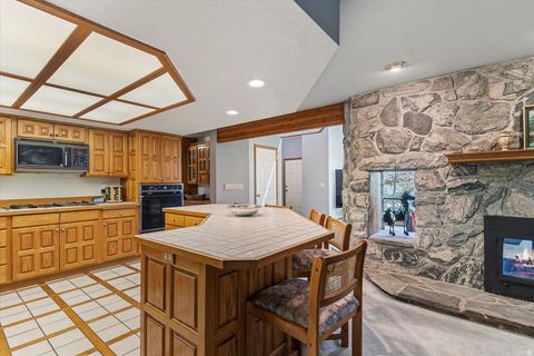 Tiny photo for 905 OAKRIDGE DR, Farmington, UT 84025 (MLS # 2154007)