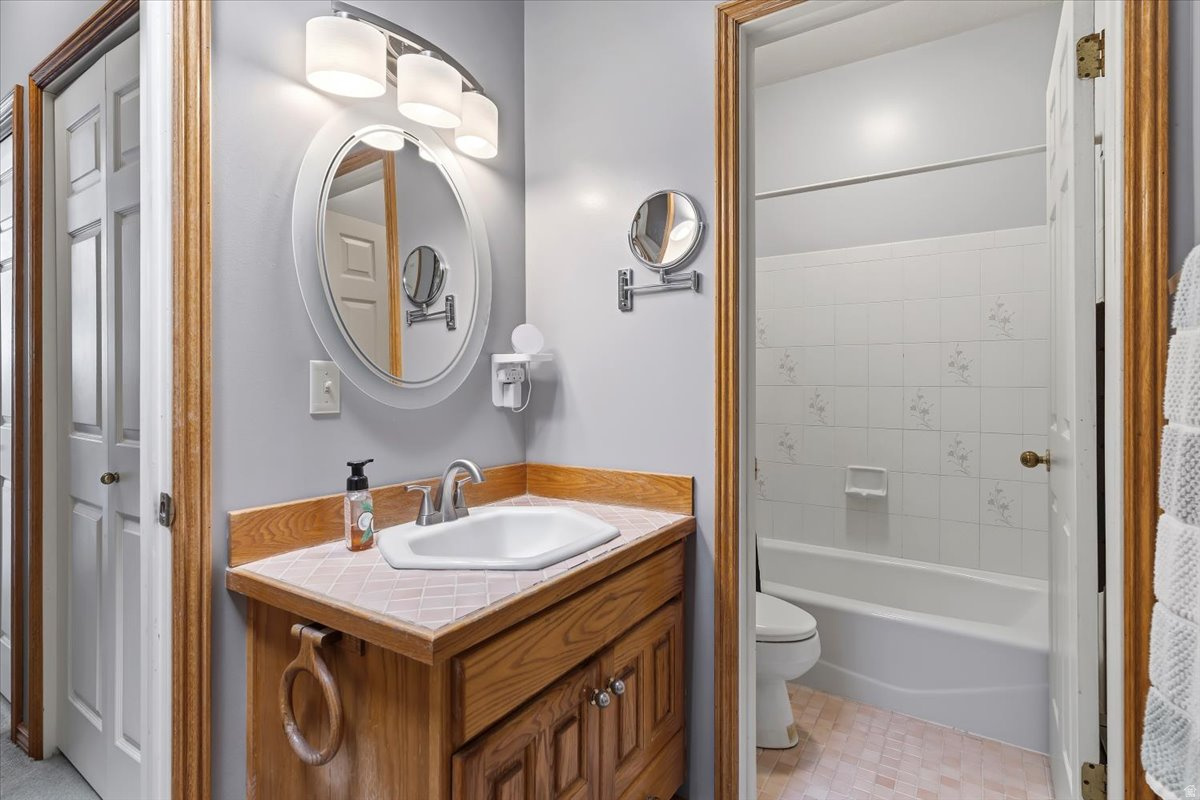 FARMINGTON HILLS - Residential