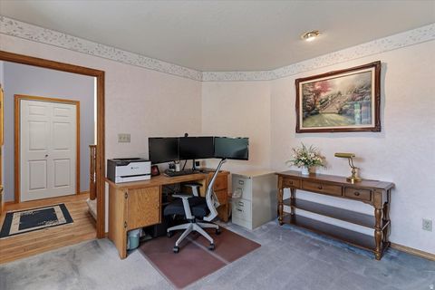 Tiny photo for 905 OAKRIDGE DR, Farmington, UT 84025 (MLS # 2154007)