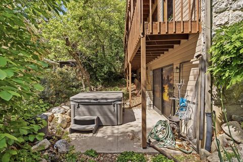 Tiny photo for 905 OAKRIDGE DR, Farmington, UT 84025 (MLS # 2154007)