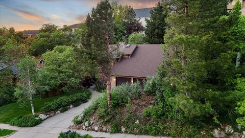 Tiny photo for 905 OAKRIDGE DR, Farmington, UT 84025 (MLS # 2154007)