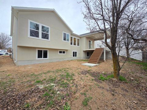 Tiny photo for 1019 W 200 N, Clearfield, UT 84015 (MLS # 2139184)