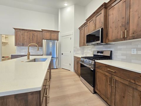 Tiny photo for 1019 W 200 N, Clearfield, UT 84015 (MLS # 2139184)