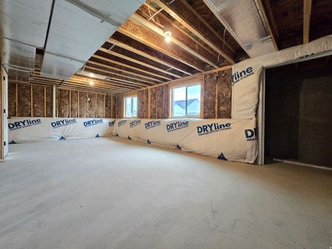 Tiny photo for 1019 W 200 N, Clearfield, UT 84015 (MLS # 2139184)