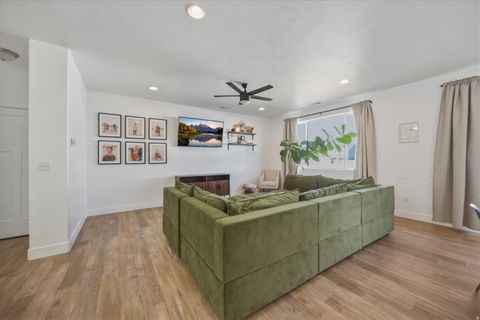 Tiny photo for 836 S 250 W, American Fork, UT 84003 (MLS # 2147728)