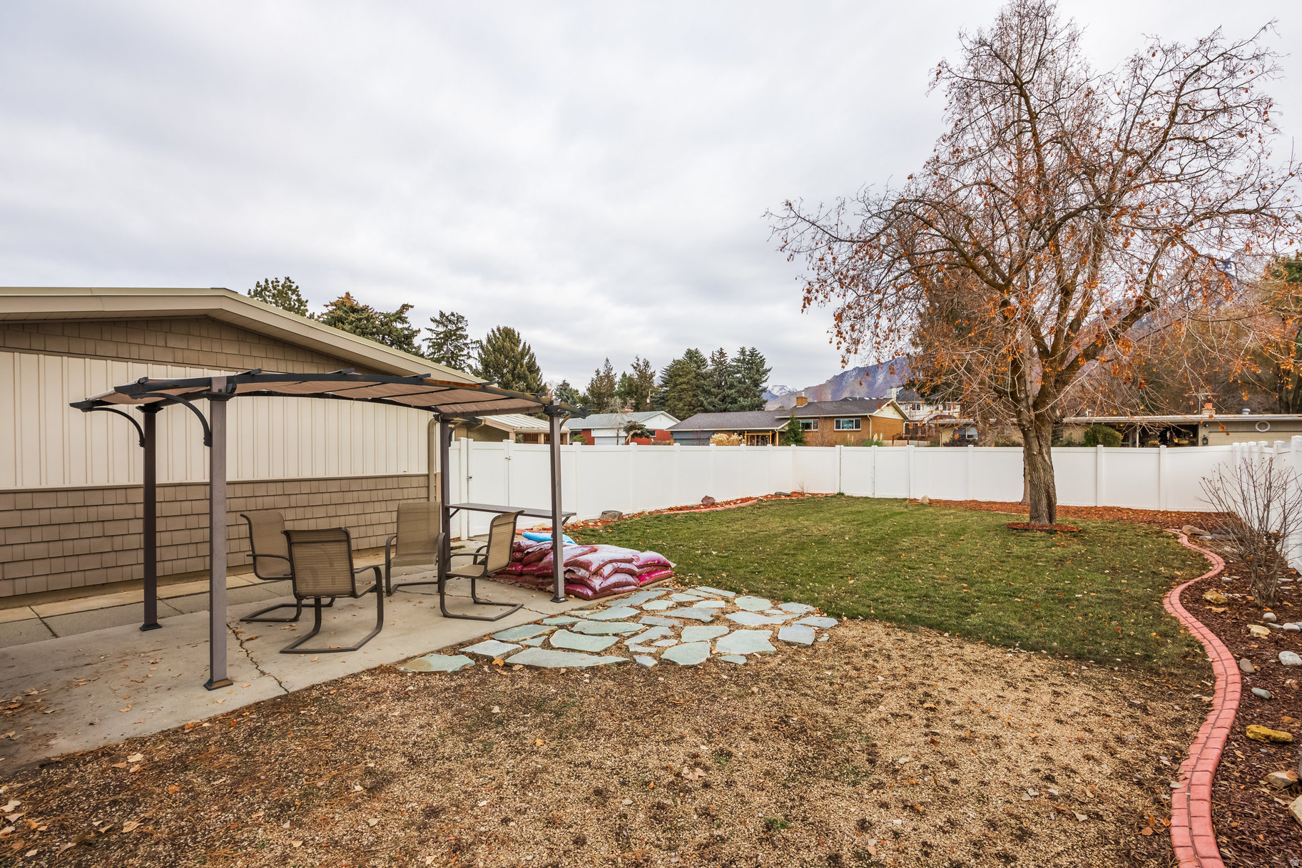 COTTONWOOD MEADOWS - Residential