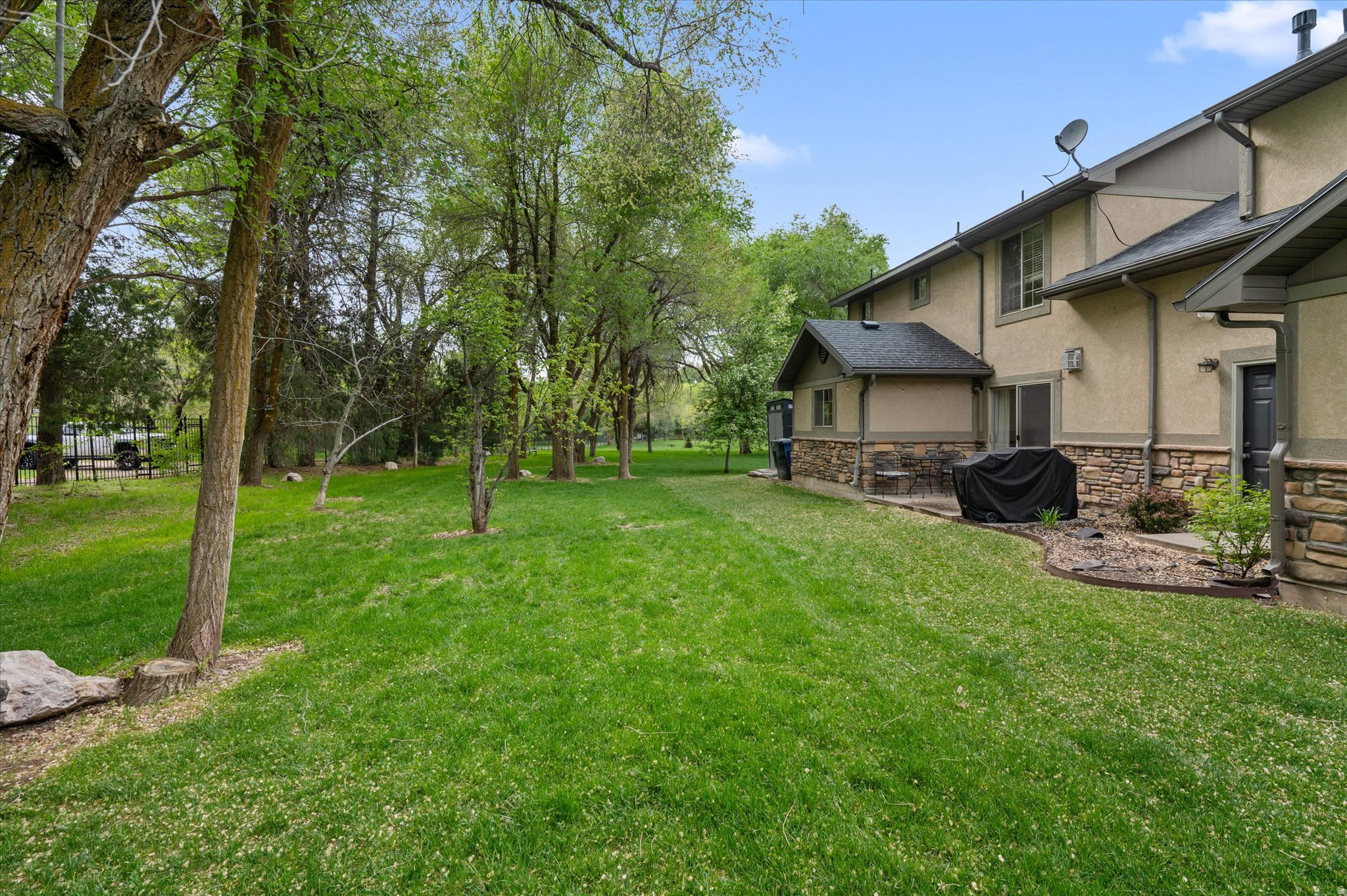 RIVER GLEN - Residential