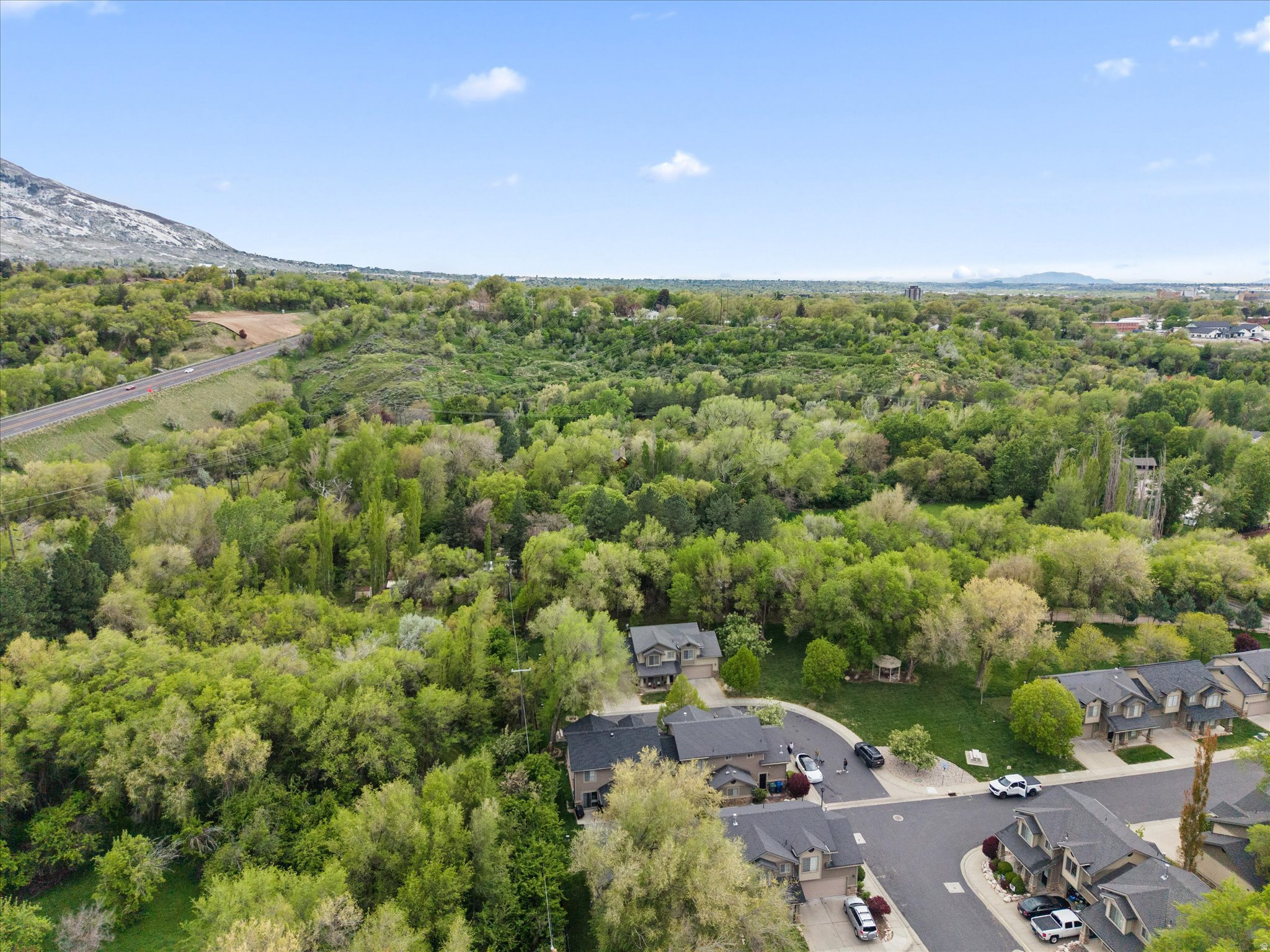 RIVER GLEN - Residential