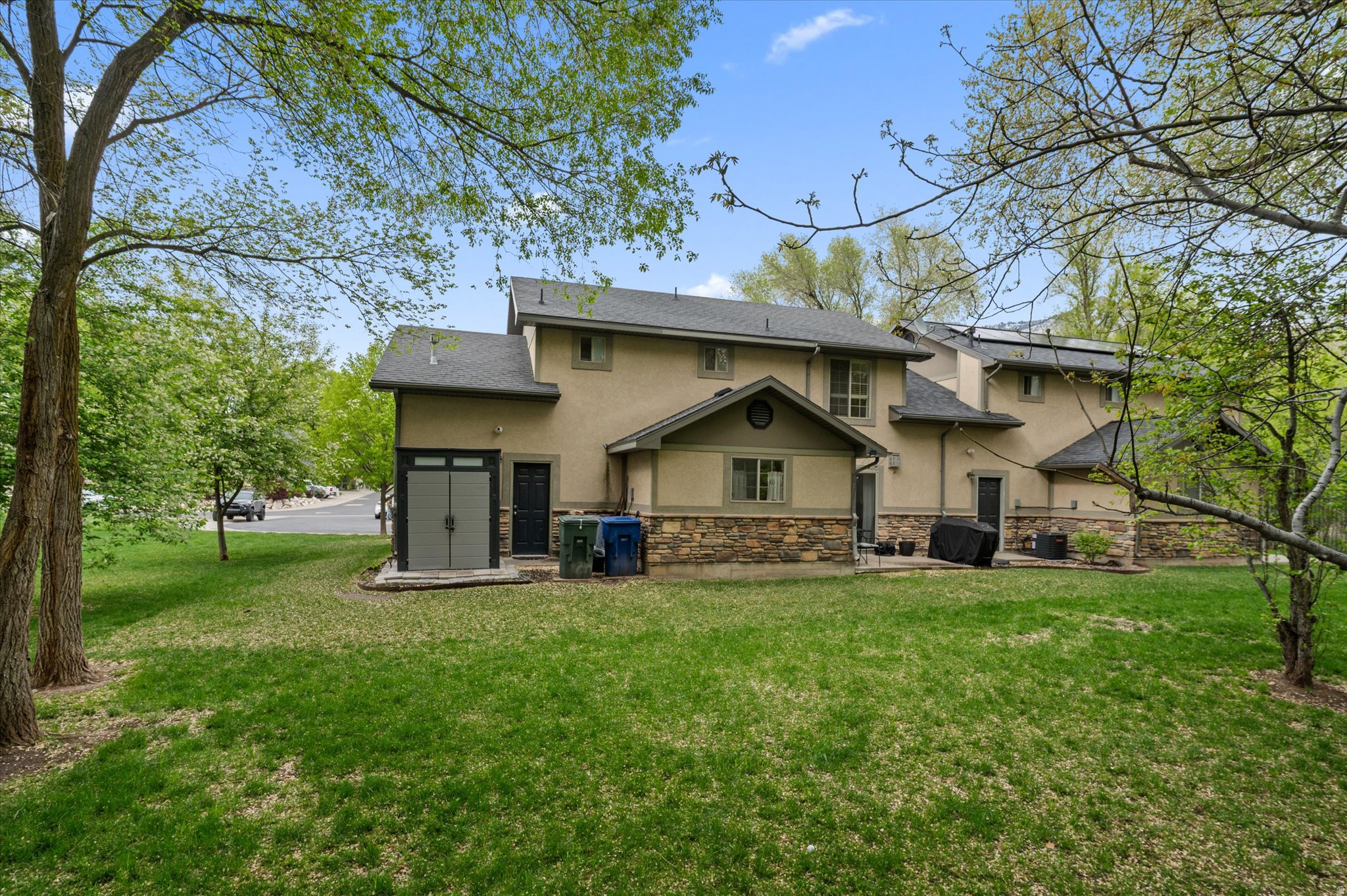 RIVER GLEN - Residential