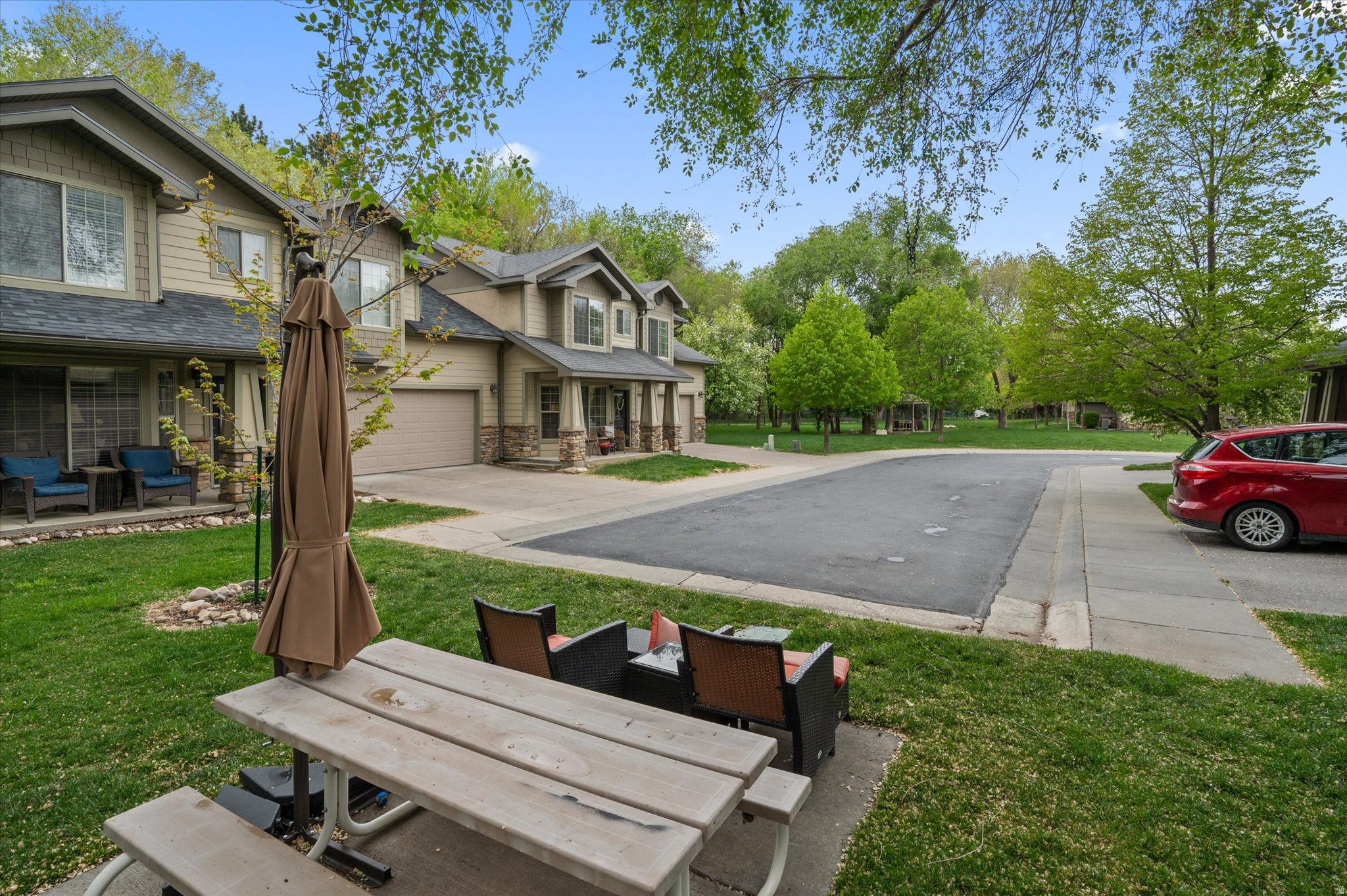 RIVER GLEN - Residential