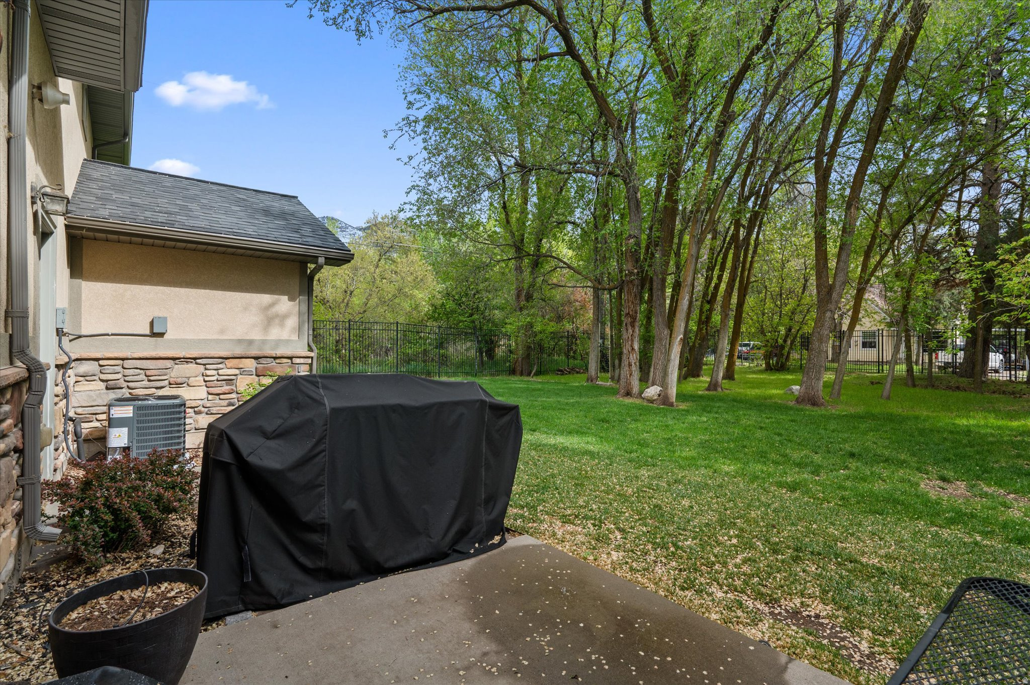 RIVER GLEN - Residential