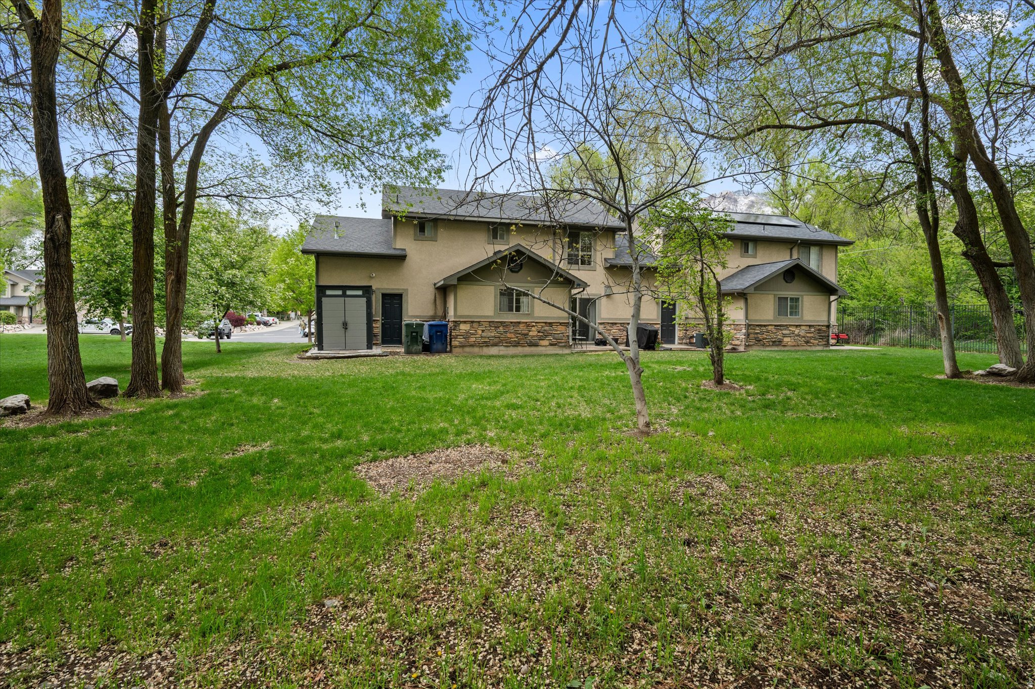 RIVER GLEN - Residential