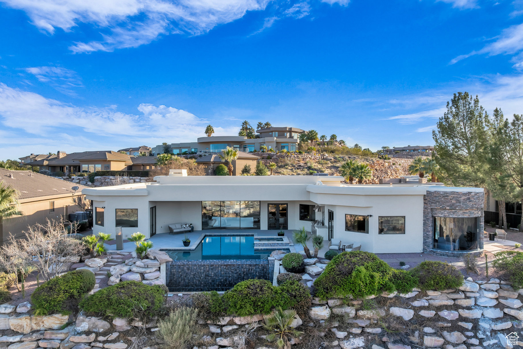 STONE CLIFF 5 - Residential
