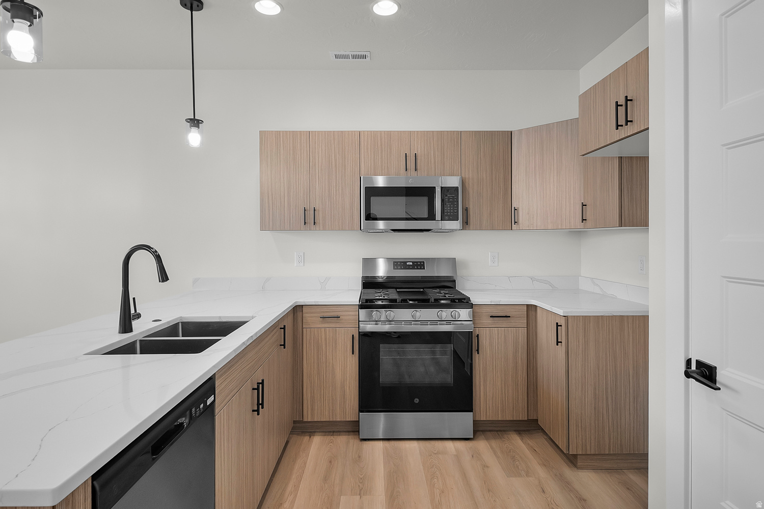 SOUTH DESERT - Residential