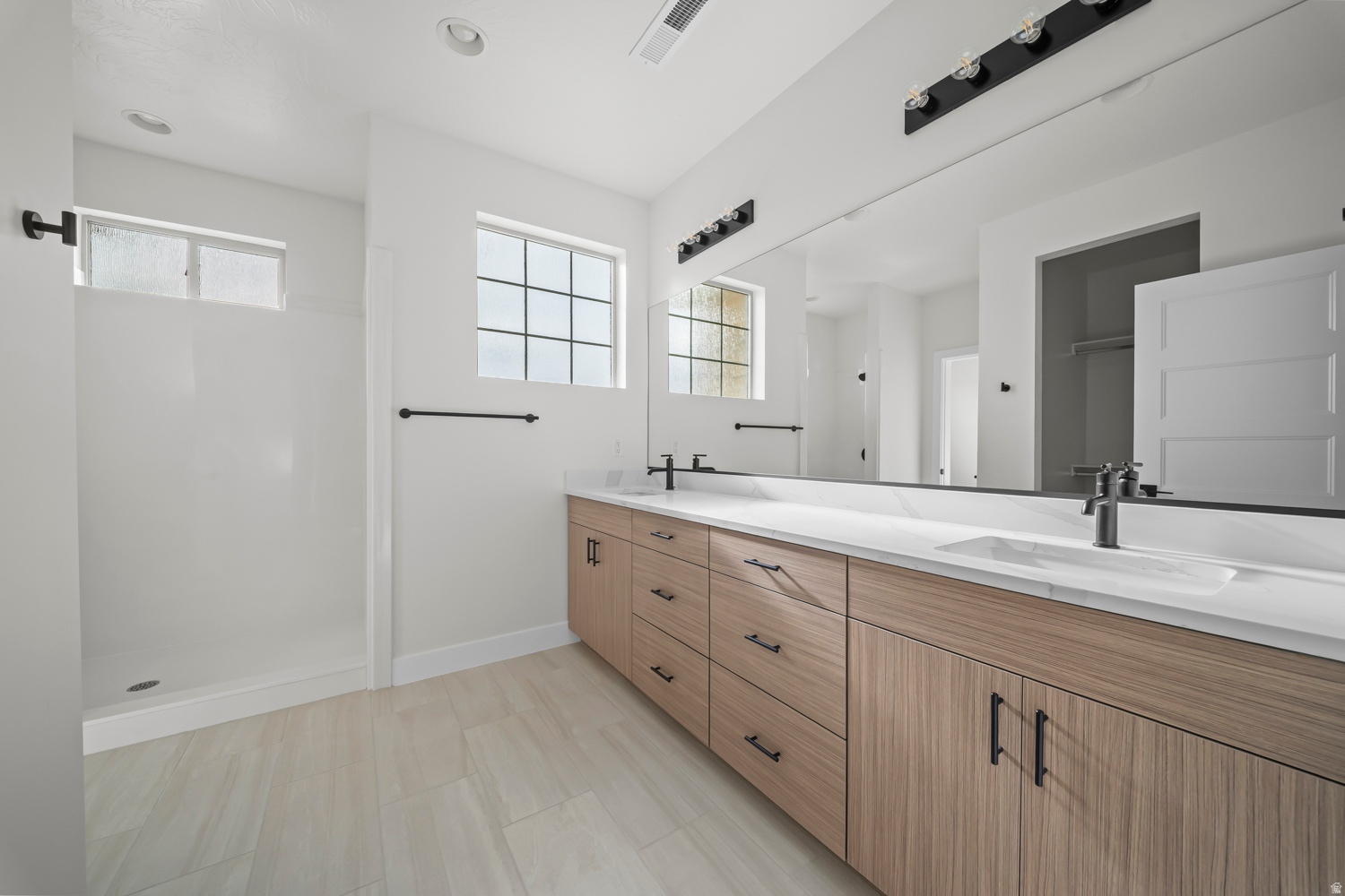 SOUTH DESERT - Residential