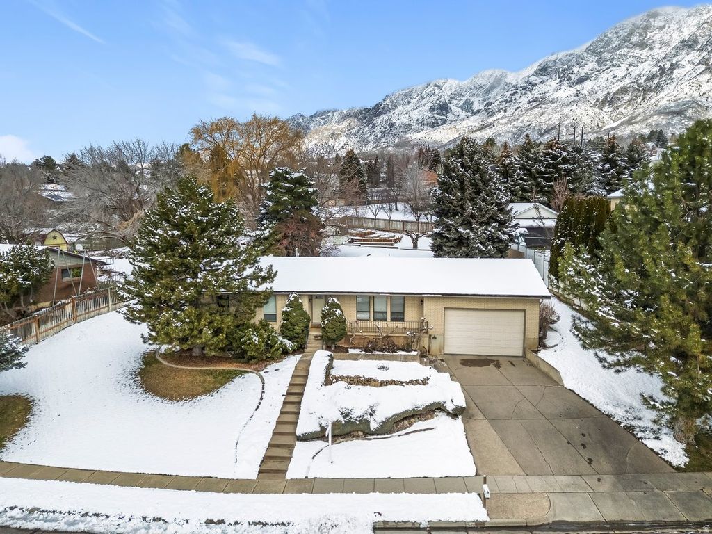 Photo of 524 W 3950 N, Pleasant View, UT 84414 (MLS # 2130193)