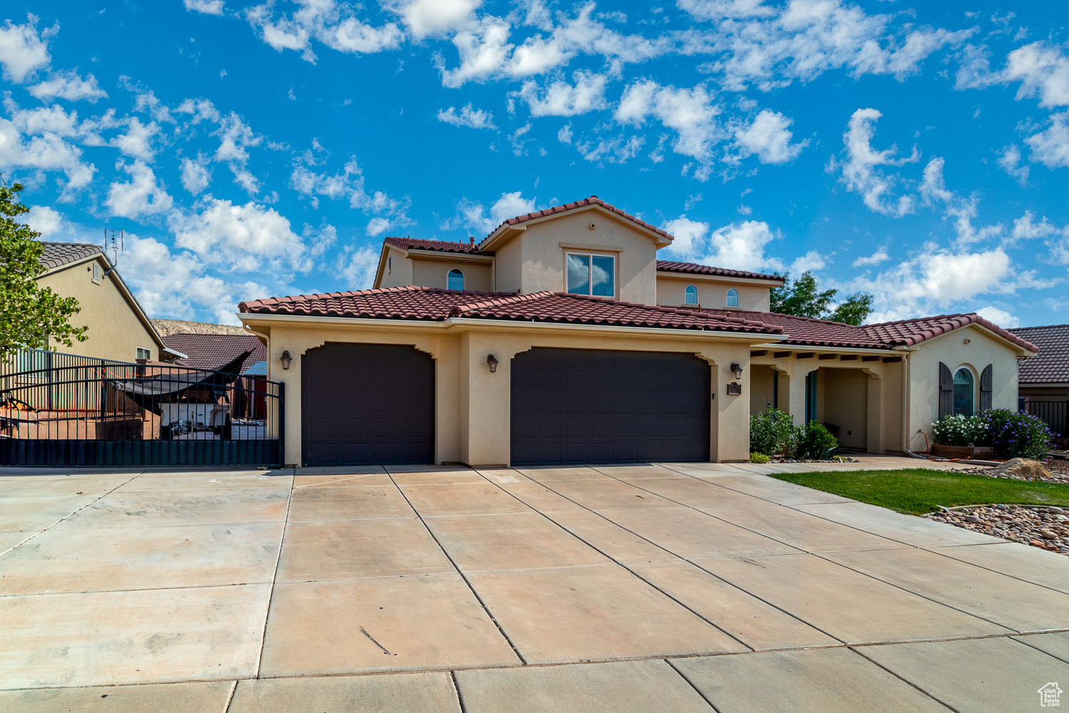 ESTATES AT HIDDEN VALLEY - Residential