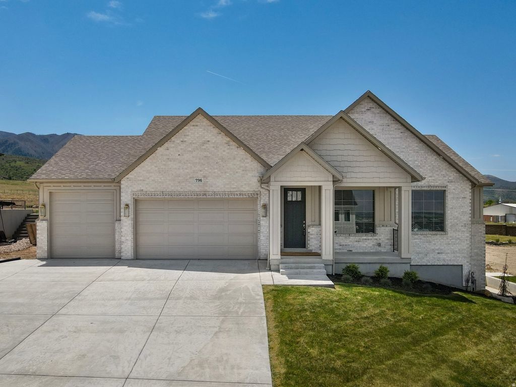 Photo of 796 E RIDGE VIEW DR, Salem, UT 84653 (MLS # 2156553)