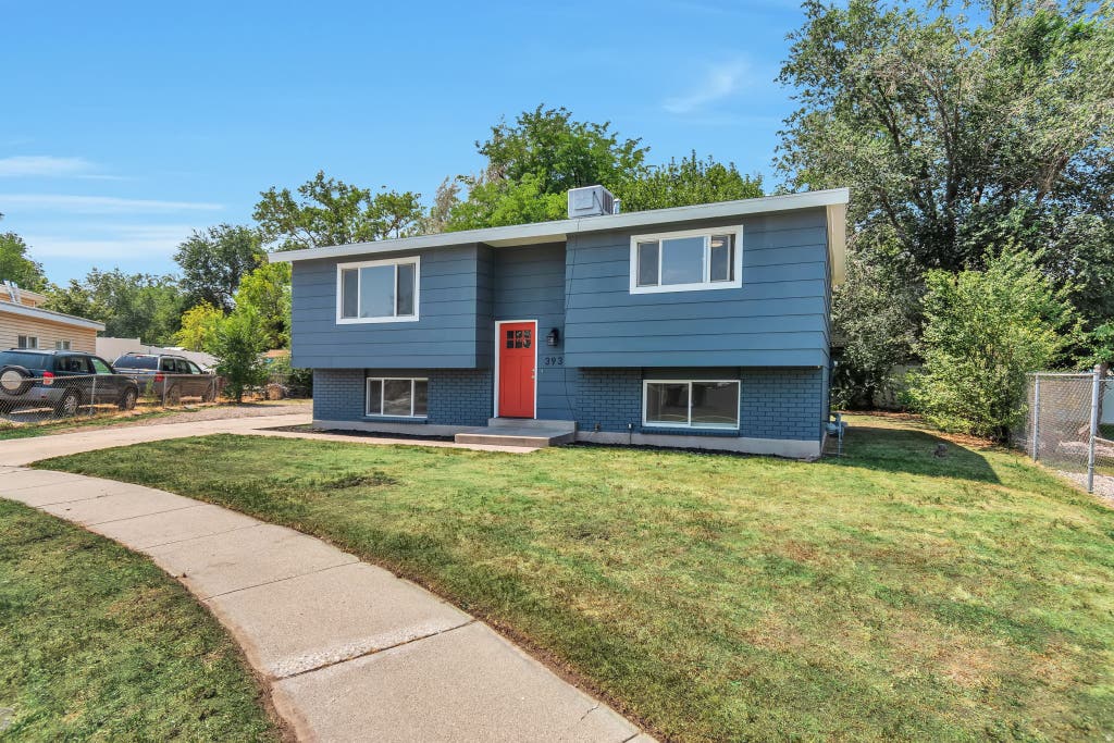 Photo of 3930 ELAINE DR, Salt Lake City, UT 84120 (MLS # 2177923)