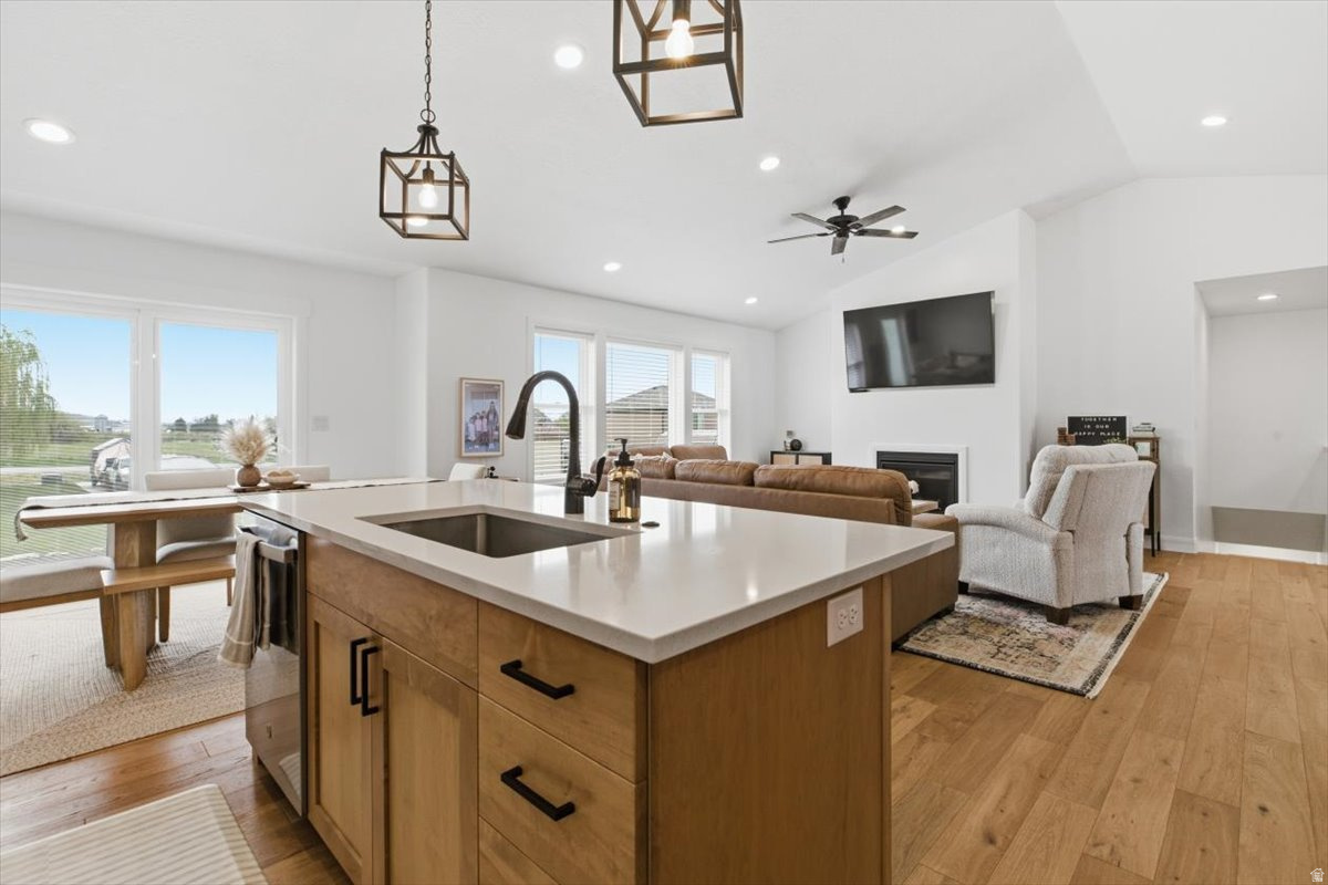 CITY CREEK - Residential