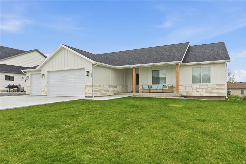 Photo of 329 W 160 S, Richmond, UT 84333 (MLS # 2153958)