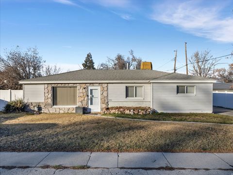 Photo of 4544 W 4745 S, Salt Lake City, UT 84118 (MLS # 2129510)