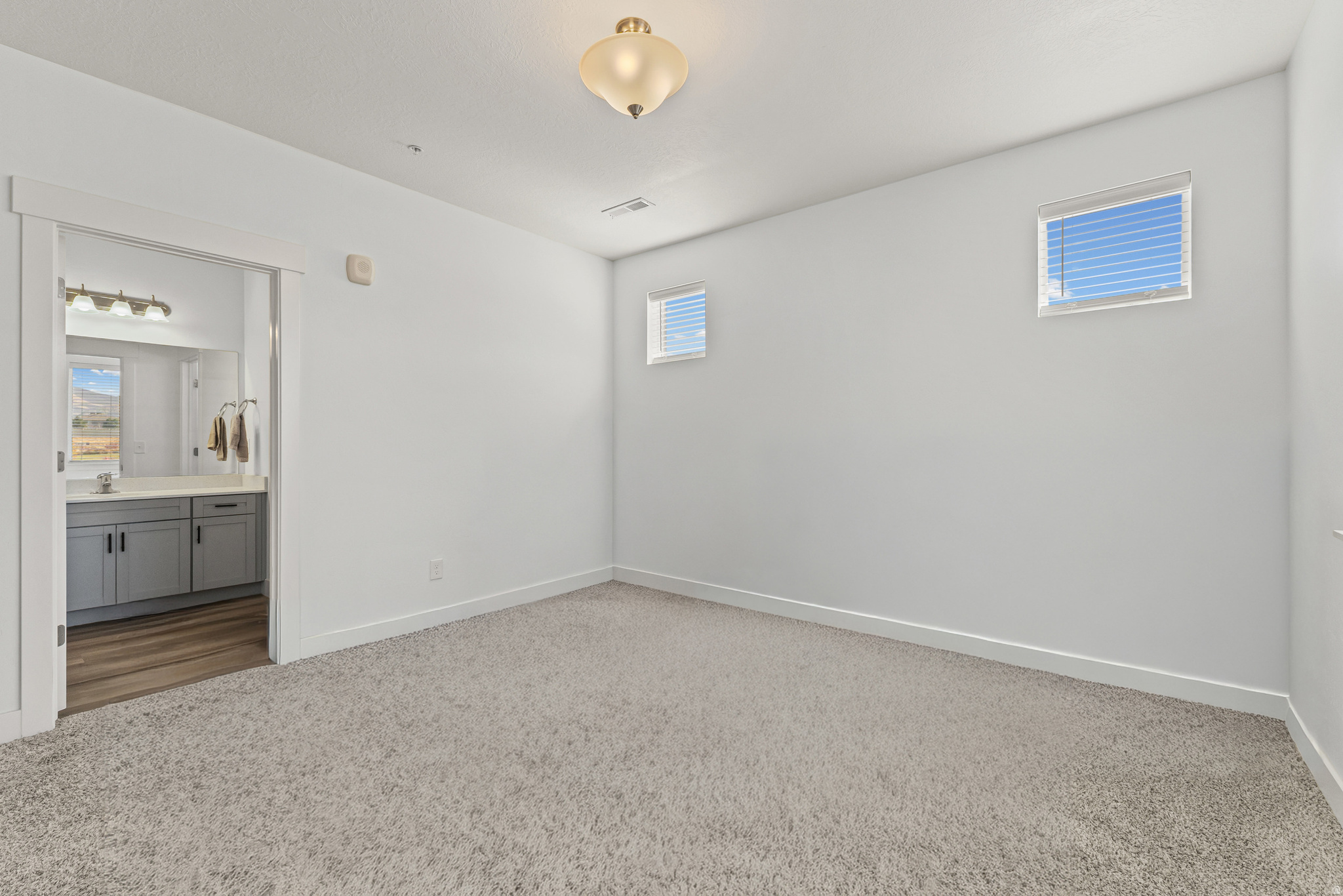 MOUNTAIN RIDGE - Residential