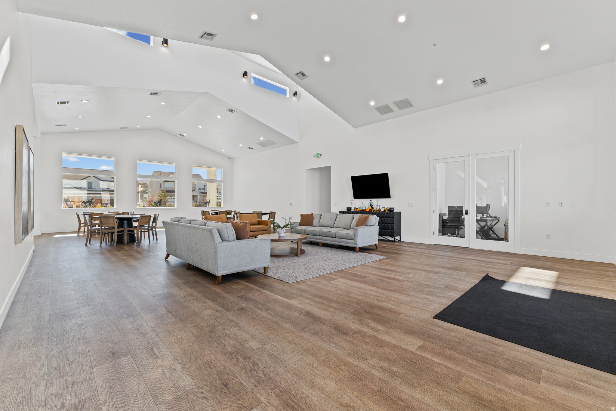 MOUNTAIN RIDGE - Residential