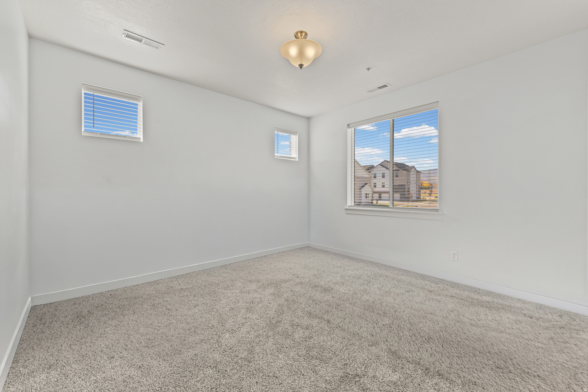 MOUNTAIN RIDGE - Residential