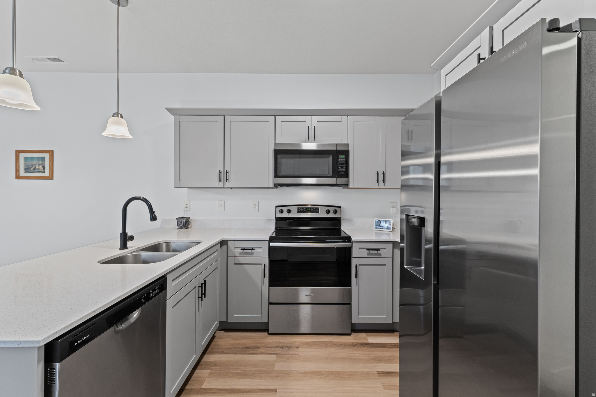 MOUNTAIN RIDGE - Residential