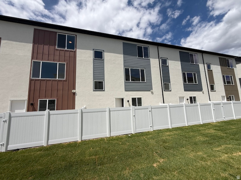 TOWNS AT BRYLEE FARMS - Residential