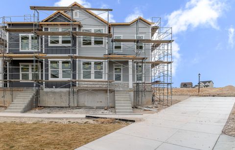 Photo of 820 N DANVERS DR #669, Saratoga Springs, UT 84045 (MLS # 2131052)