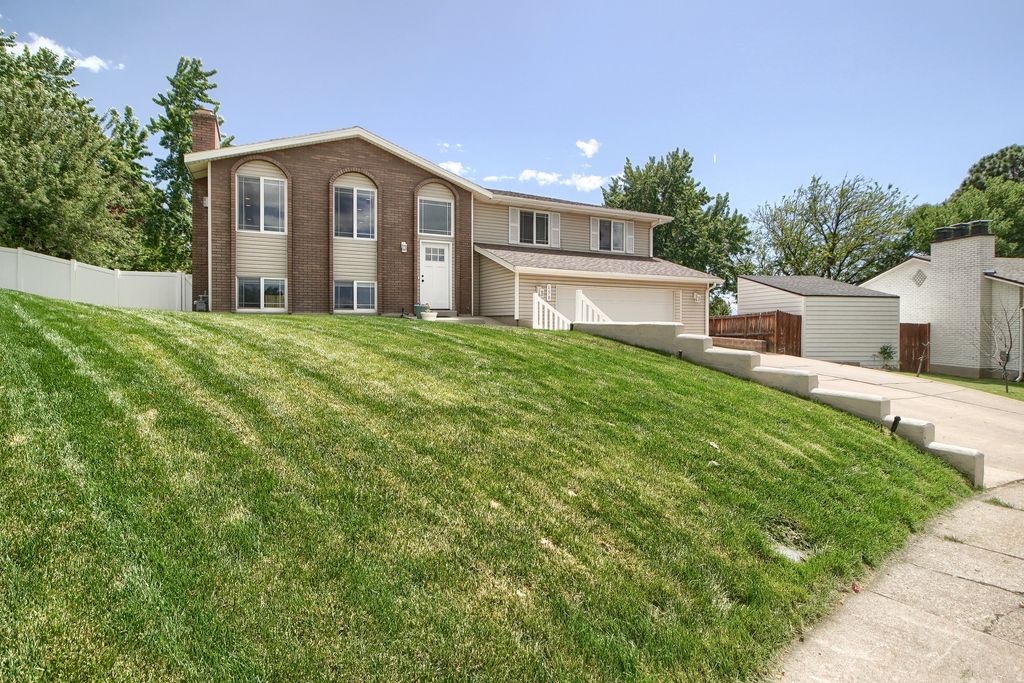Photo of 154 E 650 S, Farmington, UT 84025 (MLS # 2160365)