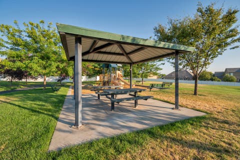Tiny photo for 971 S KAYS DR, Kaysville, UT 84037 (MLS # 2176721)
