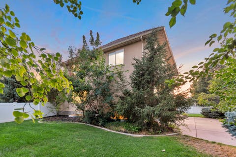 Tiny photo for 971 S KAYS DR, Kaysville, UT 84037 (MLS # 2176721)
