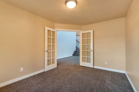 Tiny photo for 971 S KAYS DR, Kaysville, UT 84037 (MLS # 2176721)