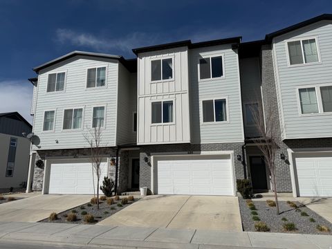 Photo of 689 E RYEGRASS Dr N, Eagle Mountain, UT 84005 (MLS # 2143942)