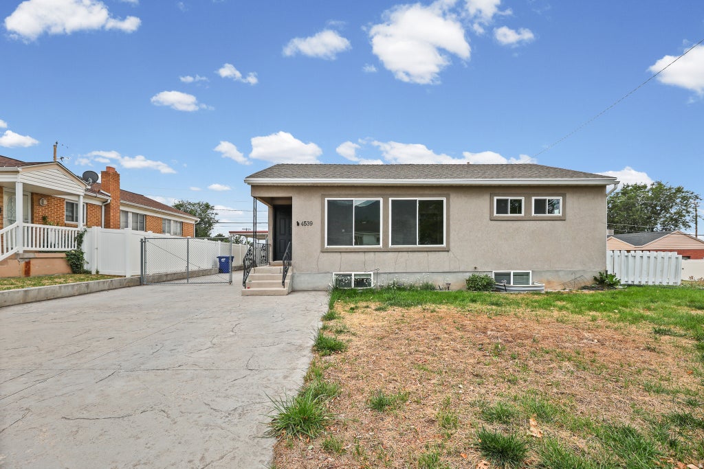 Photo of 4539 S 375 E, Washington Terrace, UT 84405 (MLS # 2182052)